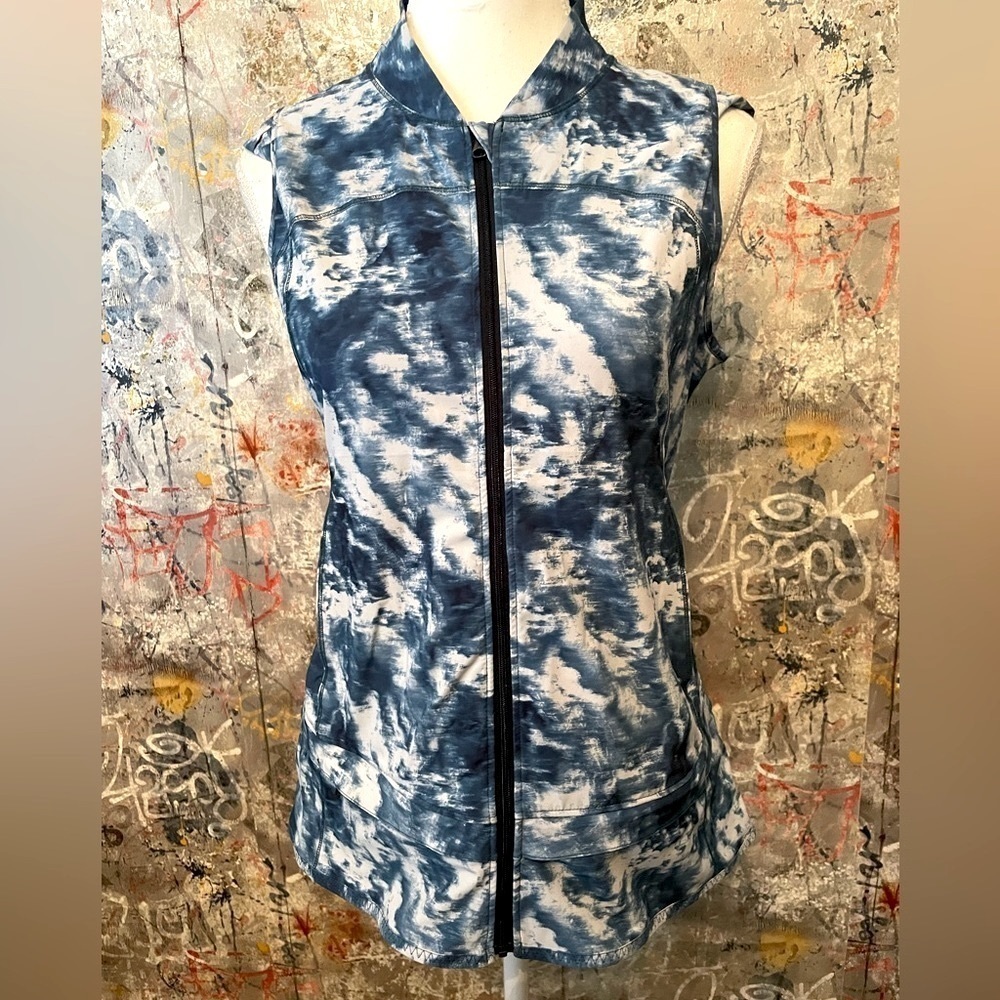 LULULEMON Light Speed Vest Sea Side Silver Fox Blue & White. Woven Back Size 6
